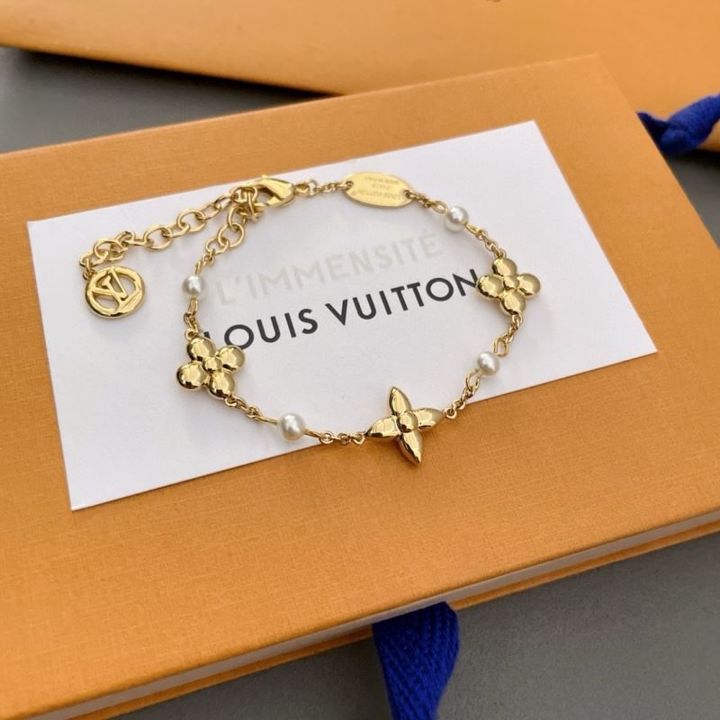 Louis Vuitton Necklaces